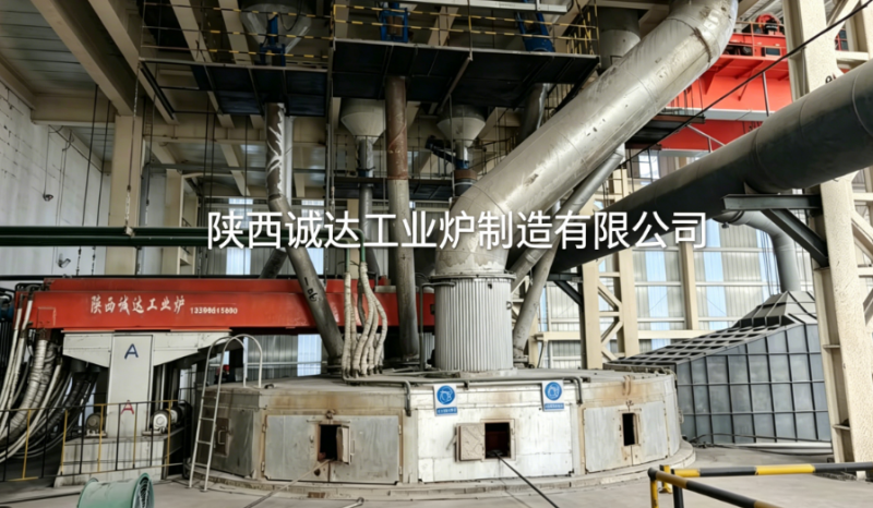 陜西誠達(dá)為新疆企業(yè)定制的中低碳錳鐵精煉爐順利開爐出鐵，獲客戶高度認(rèn)可